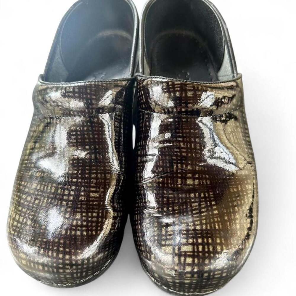 Dansko Professional Clogs Black Gold Patent Pattern Size 39